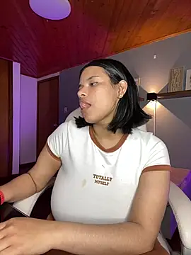 Snapshot of Isabella_boobd chatting on January 2025 01:20:01 AM Isabella boobd online show from January 2025 01:20:01 AM