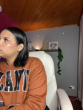 Snapshot of Isabella_boobd chatting on January 2025 03:59:02 PM Isabella boobd online show from January 2025 03:59:02 PM