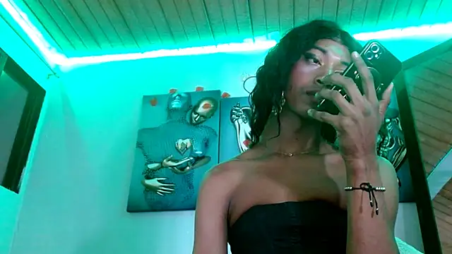 Snapshot of Maidi_ chatting on March 2025 03:06:01 PM Maidi online show from March 2025 03:06:01 PM