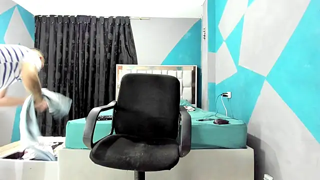 Snapshot of simookeler chatting on March 2025 10:52:02 PM simookeler online show from March 2025 10:52:02 PM