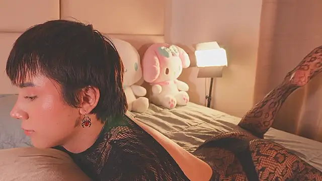 SweetHanson online show from February 2026 07:14:01 PM