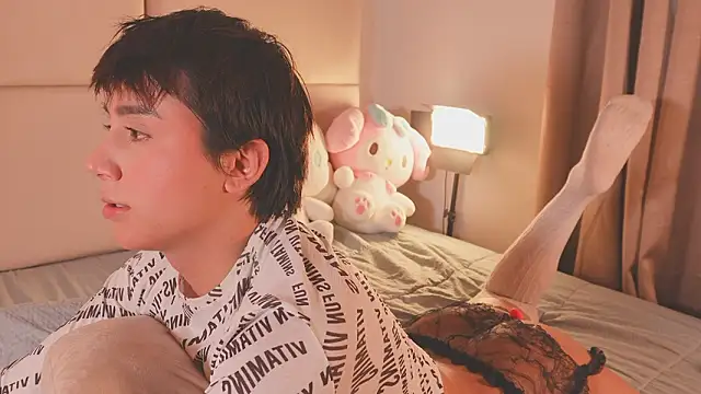 SweetHanson online show from February 2026 07:36:01 PM