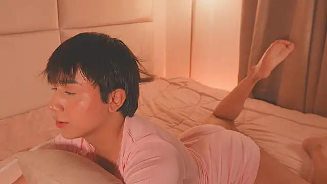 SweetHanson online show from March 2026 07:15:01 PM