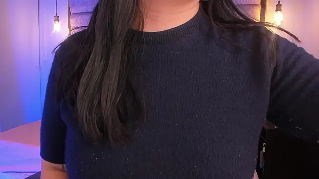 EmaJames25 online show from January 2026 04:58:01 PM