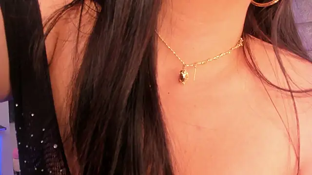 EmaJames25 online show from December 2025 03:26:01 PM