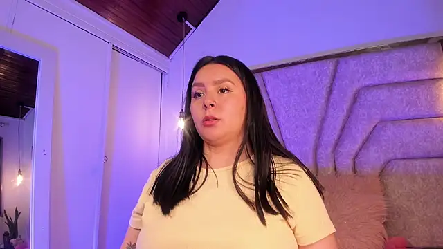 EmaJames25 online show from November 2025 07:24:02 PM