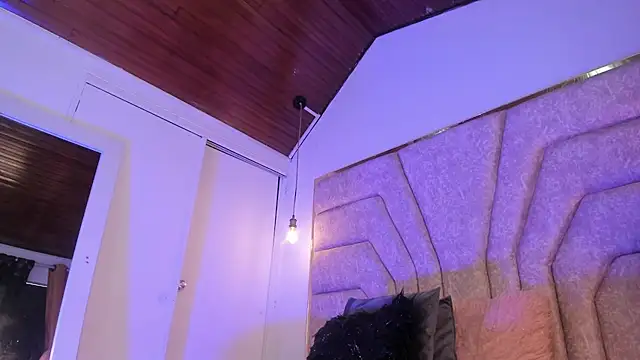 EmaJames25 online show from November 2025 07:17:02 PM