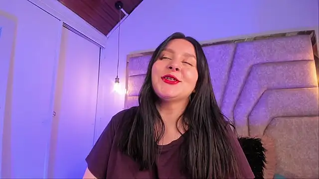 EmaJames25 online show from November 2025 06:41:02 PM