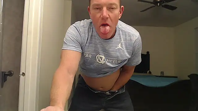 Snapshot of Bigtater1999 chatting on November 2025 02:23:01 AM Bigtater1999 online show from November 2025 02:23:01 AM