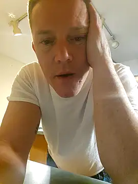 Snapshot of Bigtater1999 chatting on November 2025 02:27:01 AM Bigtater1999 online show from November 2025 02:27:01 AM