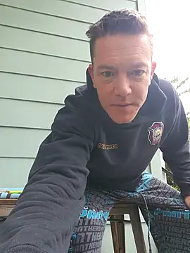 Snapshot of Bigtater1999 chatting on November 2025 02:29:01 PM Bigtater1999 online show from November 2025 02:29:01 PM