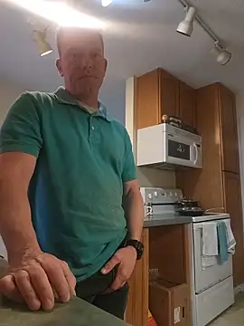 Bigtater1999 online show from April 2026 10:49:02 PM
