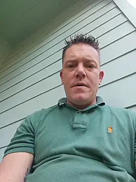 Bigtater1999 online show from April 2026 09:50:01 PM