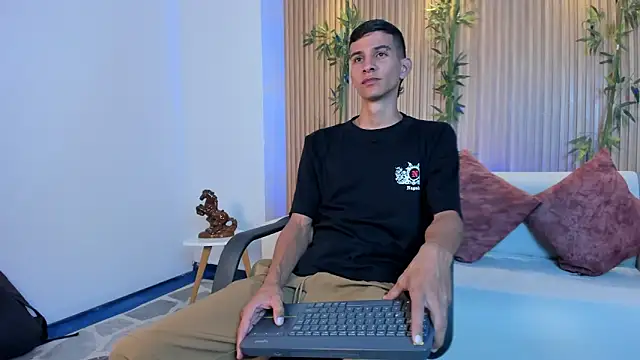 Aaron Scoot online show from January 2026 11:04:02 AM