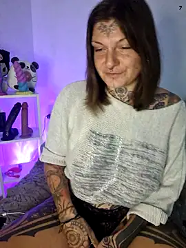 lizzardqueeen online show from November 2025 07:17:02 PM