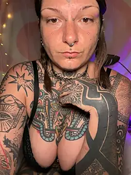 lizzardqueeen online show from March 2026 12:06:01 AM