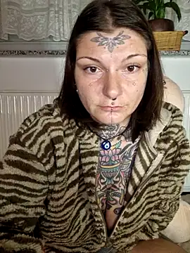 lizzardqueeen online show from November 2025 12:31:01 AM