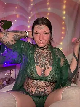 lizzardqueeen online show from April 2026 08:21:02 AM