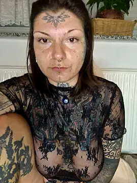 lizzardqueeen online show from November 2025 04:11:01 AM