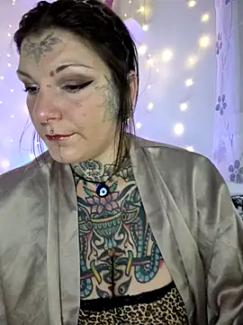 lizzardqueeen online show from November 2025 11:49:02 PM