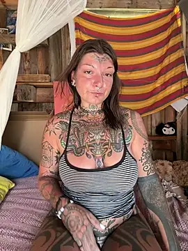 lizzardqueeen online show from August 2026 04:04:01 PM