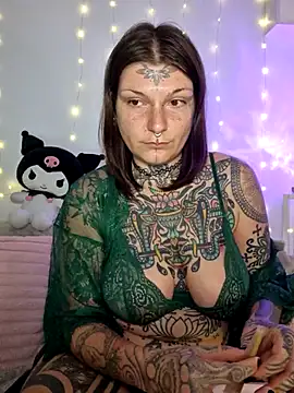 lizzardqueeen online show from February 2026 12:21:01 AM