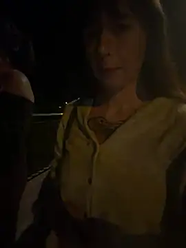 lizzardqueeen online show from April 2026 02:47:02 AM