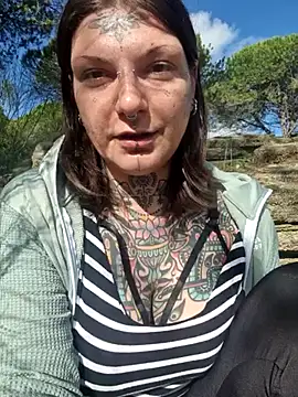 lizzardqueeen online show from January 2026 01:28:02 PM