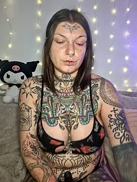 lizzardqueeen online show from February 2026 11:35:01 PM