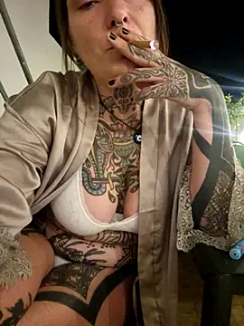 lizzardqueeen online show from September 2025 09:31:02 PM
