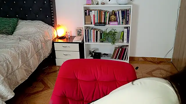 Snapshot of Sigrid- chatting on January 2026 01:56:01 AM Sigrid- online show from January 2026 01:56:01 AM