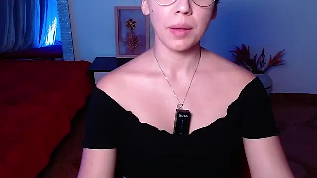 Snapshot of Sigrid- chatting on March 2025 03:45:01 AM Sigrid- online show from March 2025 03:45:01 AM