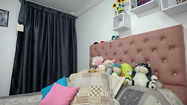 Soffy-brooks online show from October 2025 04:13:02 AM