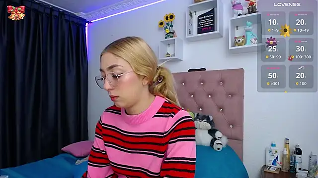 Soffy-brooks online show from October 2025 05:06:01 AM