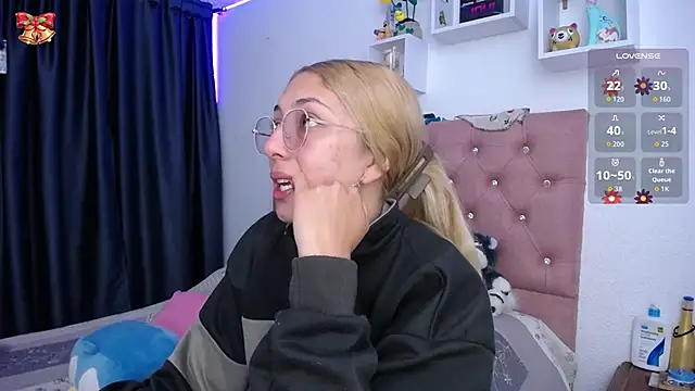 Soffy-brooks online show from December 2025 03:13:02 AM