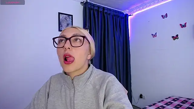 Soffy-brooks online show from April 2026 04:17:01 AM