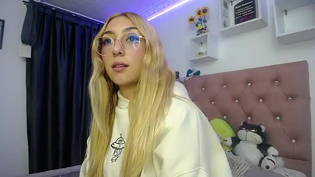 Soffy-brooks online show from October 2025 04:35:02 AM