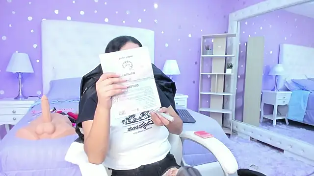 scarlette 15  online show from December 2025 03:00:02 AM