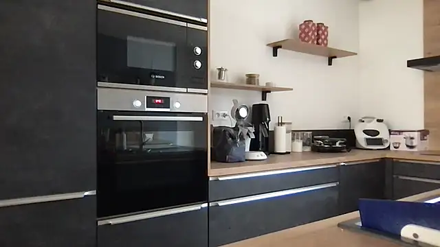 unconnudu21000 online show from November 2025 11:43:01 AM