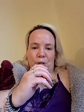 Bigbustedcurvylady online show from May 2026 06:23:01 PM