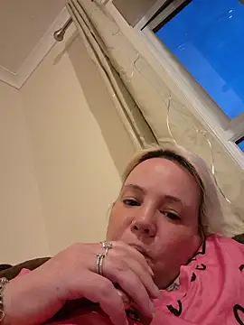 Bigbustedcurvylady online show from May 2026 08:18:02 PM