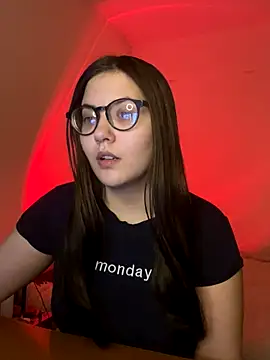 Prudie Gabriella online show from October 2025 06:29:02 PM