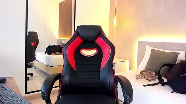 Snapshot of alma_fenix chatting on November 2025 12:31:01 PM alma fenix online show from November 2025 12:31:01 PM