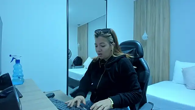 alma fenix online show from January 2026 12:30:01 PM