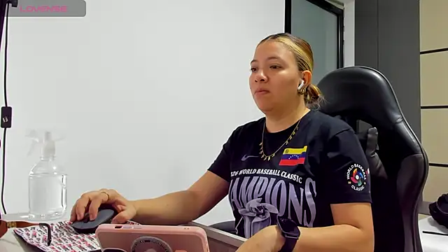 alma fenix online show from March 2026 12:31:01 PM