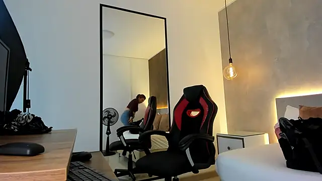 Snapshot of alma_fenix chatting on October 2025 01:10:02 PM alma fenix online show from October 2025 01:10:02 PM