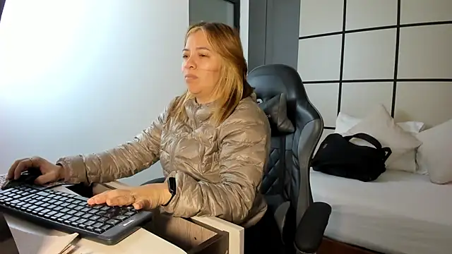 alma fenix online show from February 2026 12:21:01 PM