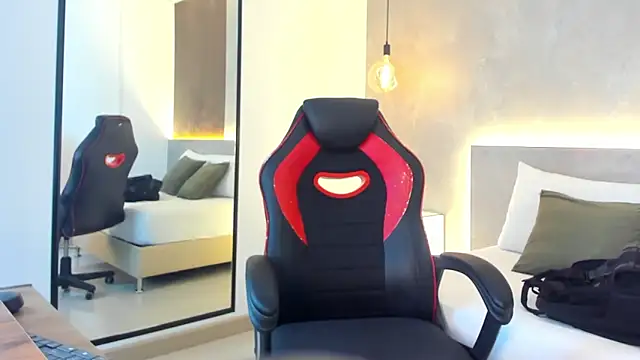 Snapshot of alma_fenix chatting on November 2025 12:31:02 PM alma fenix online show from November 2025 12:31:02 PM