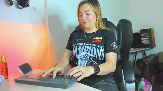 alma fenix online show from April 2026 10:44:02 PM