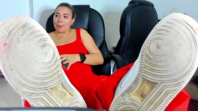 alma fenix online show from April 2026 03:57:01 AM